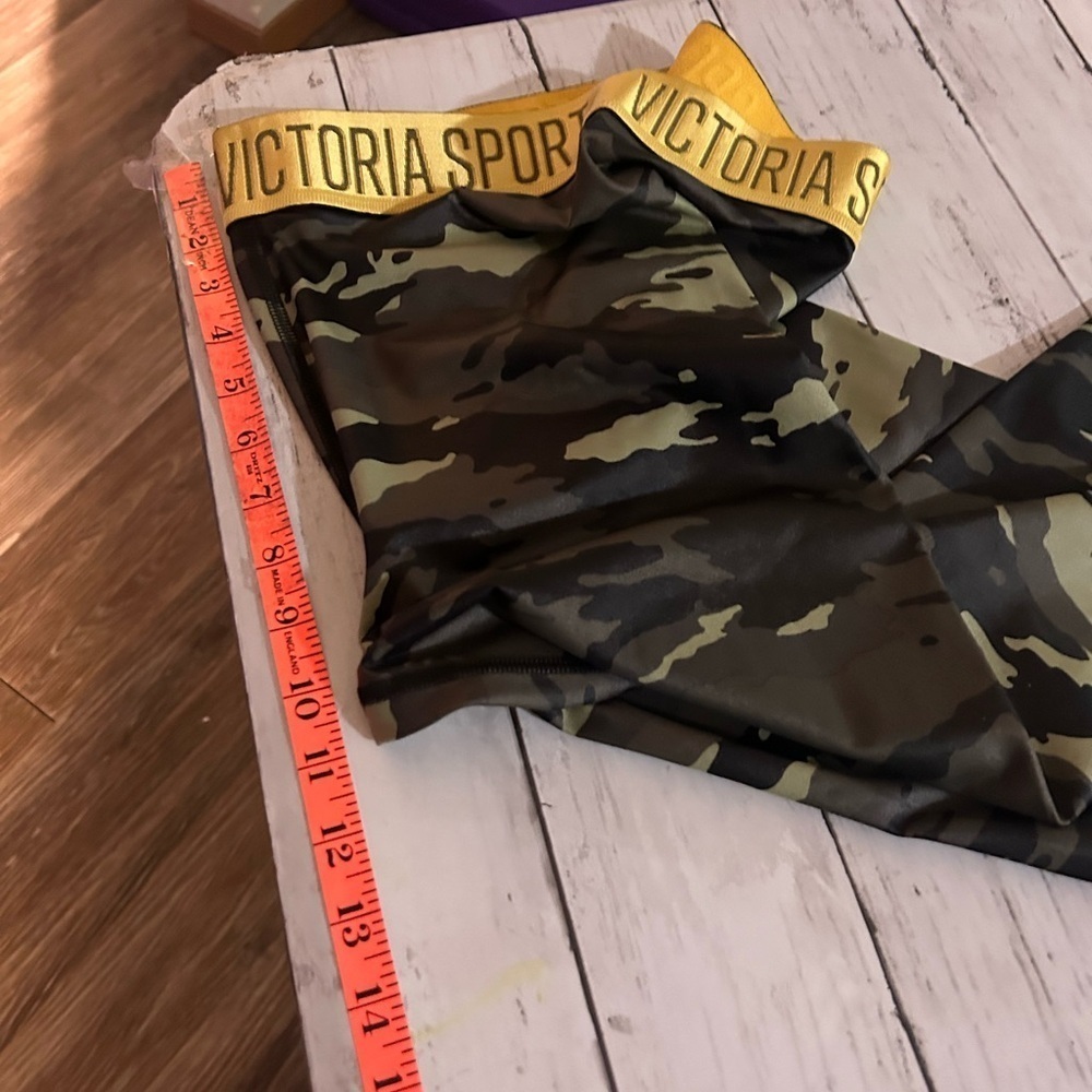 Victoria's Secret Camo Sports Bra & Leggings Set - Green, Black, Yellow - Picture 13 of 13
